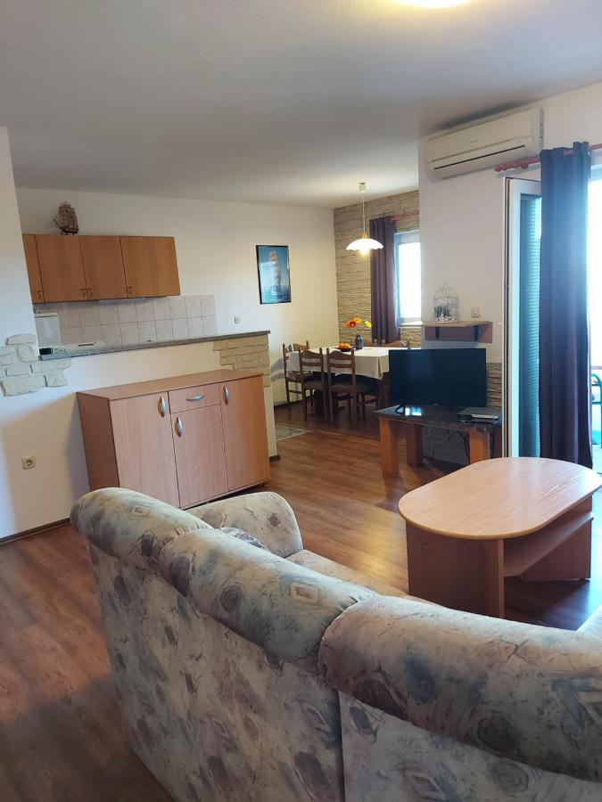 Apartmani Tatjana 오크루그고른지 외부 사진