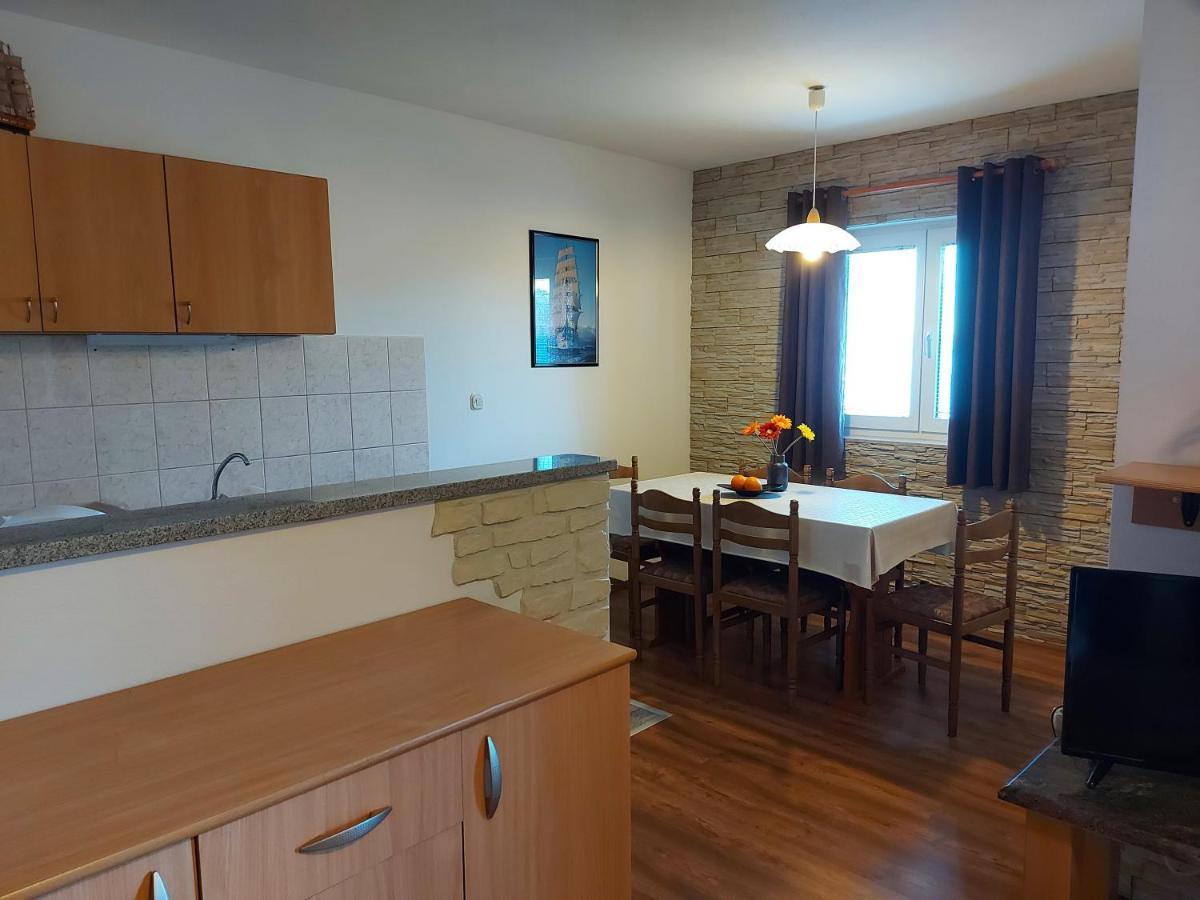 Apartmani Tatjana 오크루그고른지 외부 사진